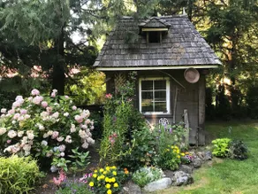Cozy Log Cabin - Image 2