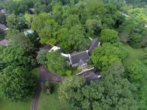 $4M - 9,000ft Belle Meade Estate w/ Pool - Image 2