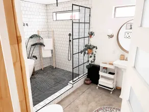 208Studio + Minimalist style studio + Loft - Image 3