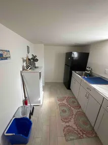 Amazingly Simple 2 Bedroom/1 Bathroom BASEMENT - Image 4