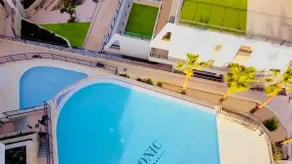 Iconic Sea Views Luxury Apartment - Image 5