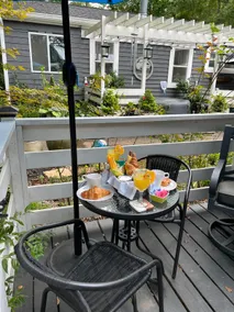 B & M Farmhouse Cottage - Image 4