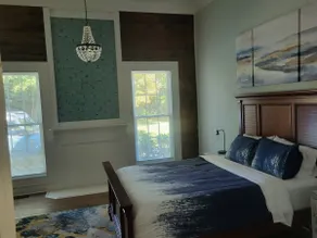 Downtown Bungalow. 2-Bedroom. Free Parking. WIFI. - Image 5
