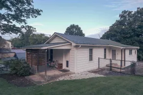 ‘The Welcome Home’ 2 bed, 1 bath right in town. - Image 2