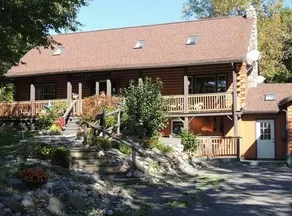 Welcome to our cabin! - Image 3
