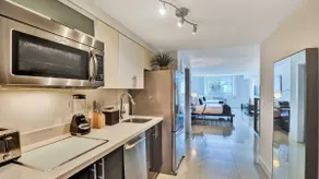 Studio with Two Queen Beds and Kitchenette, Steps away from Bal Harbour Beach - Image 3