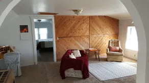 The Regal Beagle! Near downtown PRIVATE full unit - Image 3