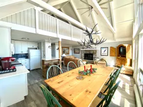 Cozy Charming Ski Chalet Sleeps 11 - Image 2