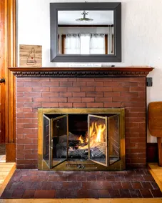 Historic Laconia home near Lake Winni - Image 2