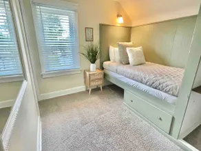 Cute & Cozy Colonial Near Airport & CLE - Image 5