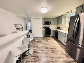 #2 Downtown Unit - Free Parking - Image 5
