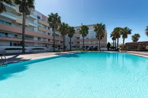 Bafureira Cascais Apartment; Condomínio privado com piscina - Image 5