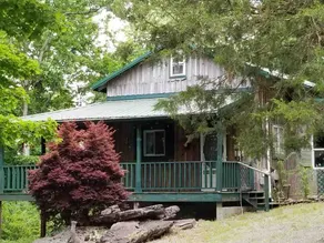 Charming Happy Mountain Hideaway - Image 4