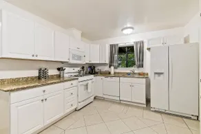 Feel at Home in Chesline - Image 5