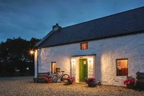 Maggie Deenys Cottage - Image 3