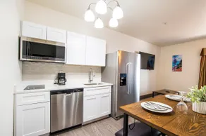 Comfy 2 Beds Queen Deluxe - Sierra Vista - Image 2