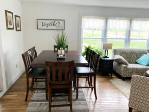 The Farmhouse - 2 ml from Colgate, king bed, family friendly, sleeps 10 - Image 4