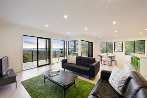 Spectacular views and beaches - Image 2