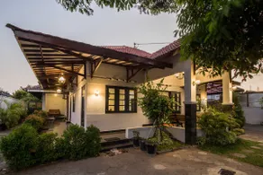 Family Vacation House in Sultan Palace Area - Image 3