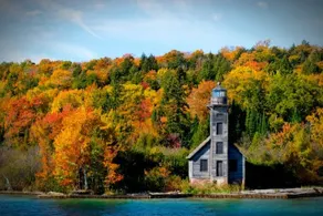¡Cabaña junto al lago ubicada en el corazón de la península superior de Michigan! - Image 2