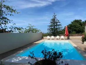 Air-conditioned outbuilding with terrace and pool - Image 5