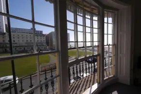 Regency Retreat  - Stylish Apartment with sea views and balcony. Great Location. - Image 3