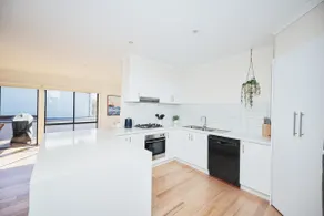 Cowrie Beach Haven- 600 meters to beach! - Image 3