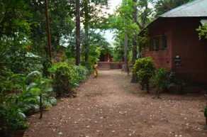 Heritage villa in green Matheran - Image 3