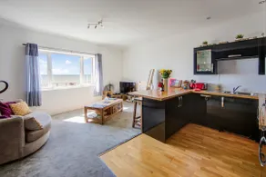 Seafront Apt with amazing views, central location - Image 3