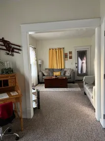 Cozy getaway 1 mile from downtown and UWO campus! - Image 2