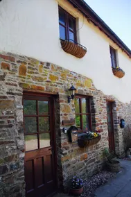 Brambles Cottage, Lily Pond Cottages - Image 2