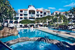 Calypso Resort, Sleeps 8, Coolangatta Beach! Family Beachfront Apartment! - Image 2