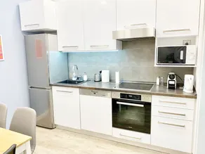 3 Modern Suites + 2 Kitchens Next to Center & Park - Image 5