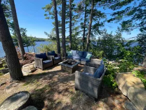 Lux 4 BDRM Cottage with Hot Tub & Pet Friendly - Image 4