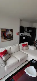 Luxury 2 Bedroom Apartment by the Sea - Image 3