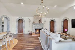 Tuscan River Retreat with Scenic River Views  - Image 3