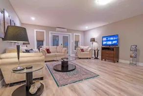 2 bedroom unit with backyard oasis - Image 2