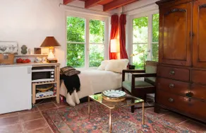 Private realm in glorious garden - Image 3