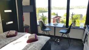 Guest house with lake view in Kaxholmen - Image 2