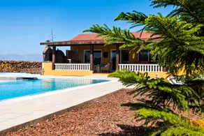 Ideel villa til afslapning, med pool og jacuzzi, god udsigt over bjergene - Image 2