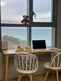Room with sunrise view #Sunrise #Trustay #High-rise ocean view #3-minute walk from Hansom Beach #Netflix #12 pm check-out - Image 2