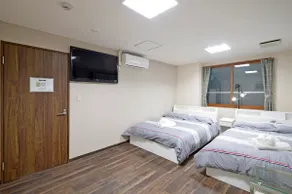 “Nipponbashi 2F” Family-Friendly, 2 Bathrooms, Free Wi-Fi, Legally Operated Hotel, Queen-Size Bed, Mitsukoshi, Nipponbashi, [Mitsui Main Building] - Image 4