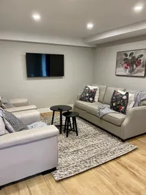 Beautiful 3bdrm 10 mins to airport - Image 2