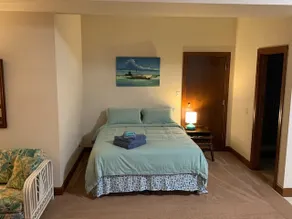 Beach Side HideAway - Pet Friendly, WiFi, Smart TV, Central Heat/AC, Parking - Image 2