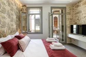 Secret Oasis-Luxury restored house in the old city - Image 3