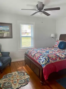 Cozy Creekside Cottage - Image 5