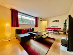 Retro Retreat Near Downtown Ottawa - Image 2