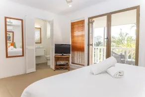 Sandy Beach 15, a 3 bed pool view Noosaville villa - Image 4