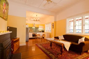 Charming Heritage Stay near Manning River & CBD - Image 2