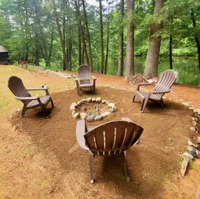 RiverPine Retreat - Clean & Bright Waterfront Home - Image 2